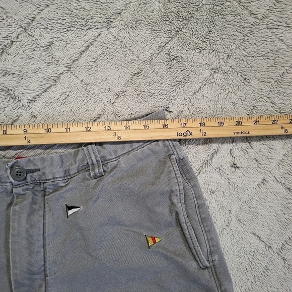 J. Crew Shorts Men's 34 Gray Embroidered Flags Broken In Regular Fit Rolled Cuff - Picture 5 of 7